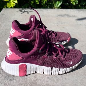 NIKE FREE METCON 4 Sneakers Training Crossfit. Womens Size 7.5, burgandy